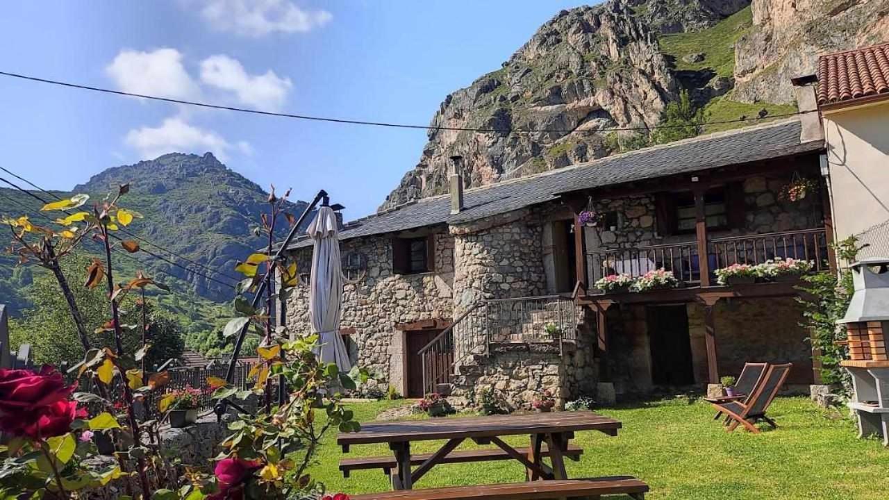 Apartamentos Rurales La Laguna Somiedo Valle de Lago Exterior foto